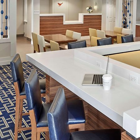 Sonesta Es Suites Бърлингтън Екстериор снимка